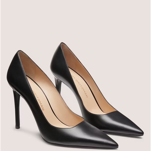 Stuart Weitzman Anny Pointed-Toe Slip-On
Pumps black 75 women size 5 New - Picture 1 of 17